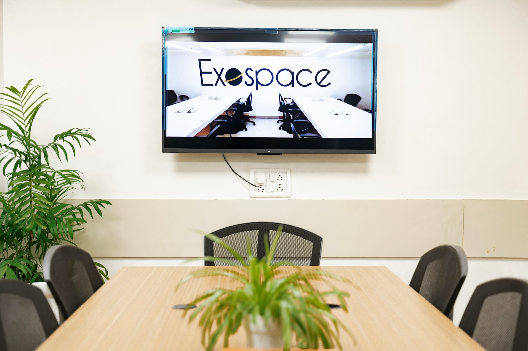 Corporate communication screen use case